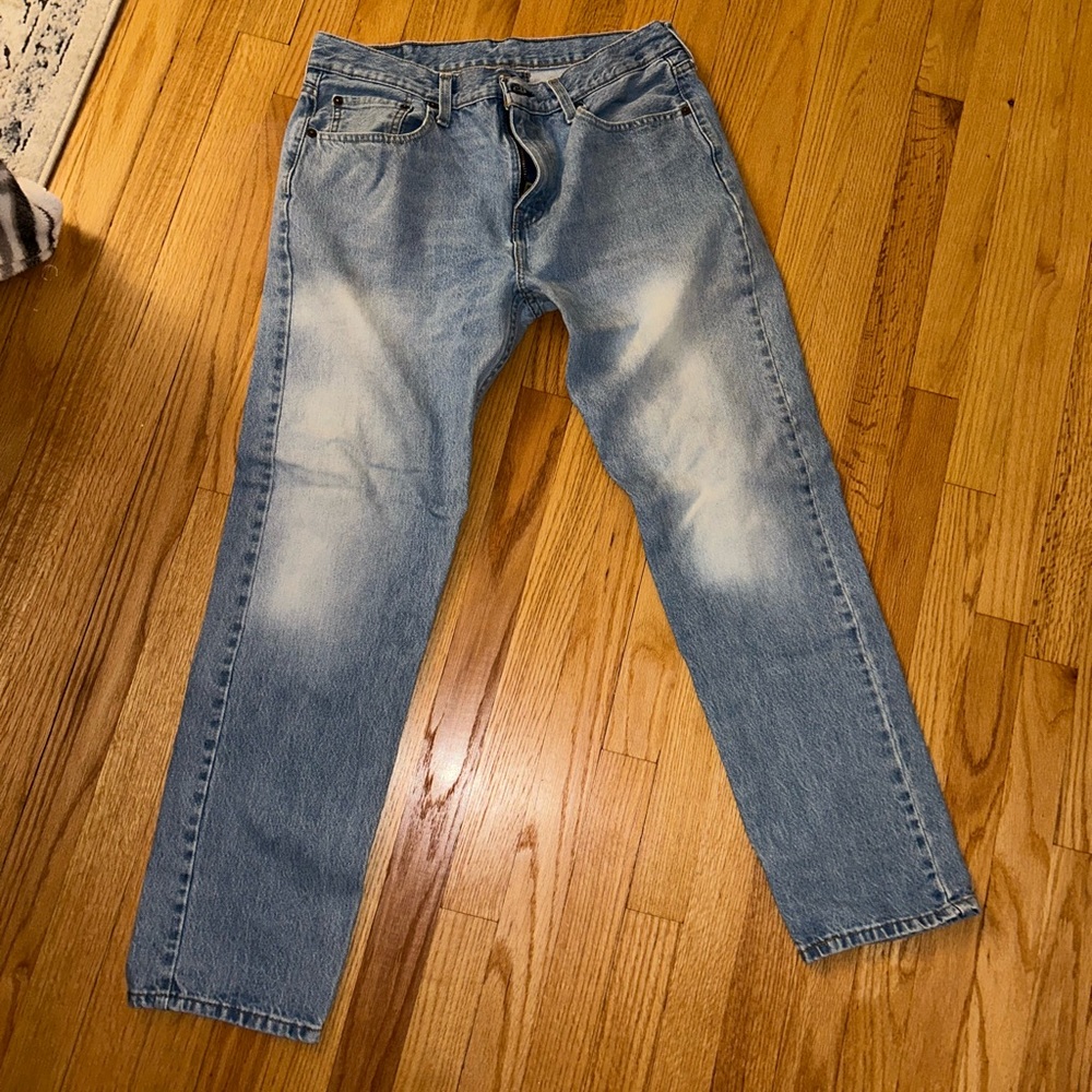 Levi’s 502 33W x 32L light wash